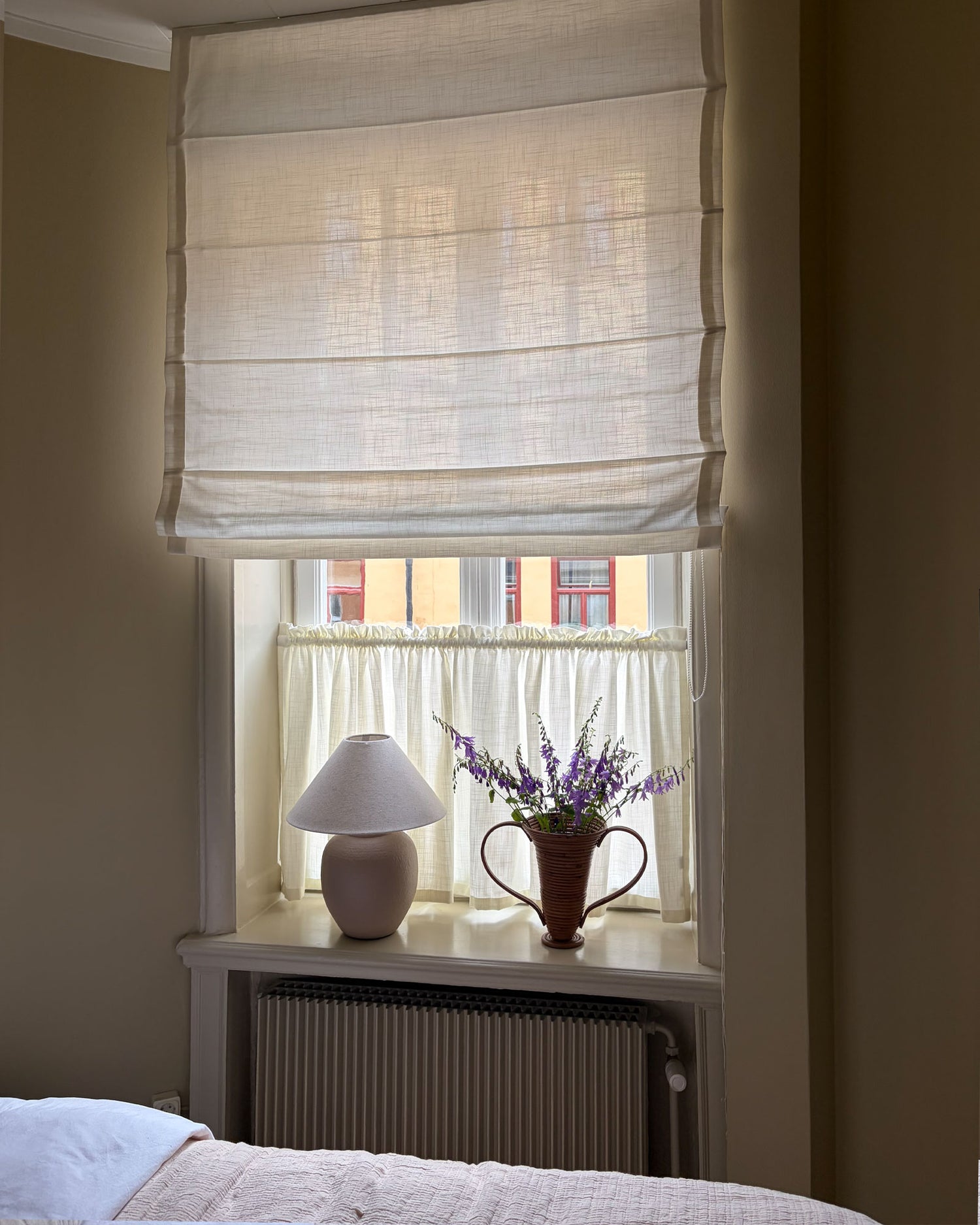 Custom-made Roman blind Lina, off-white