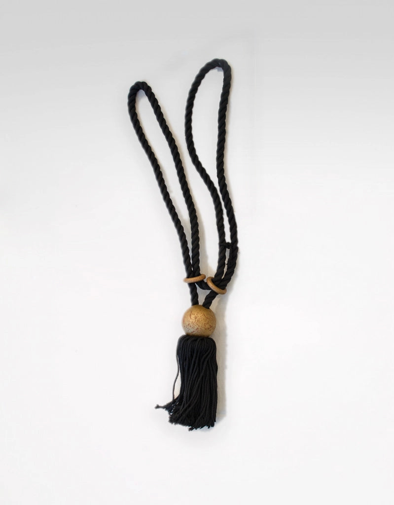 Saga curtain tie-back with tassel