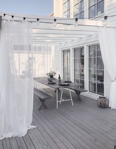 Vit gardin i pergola